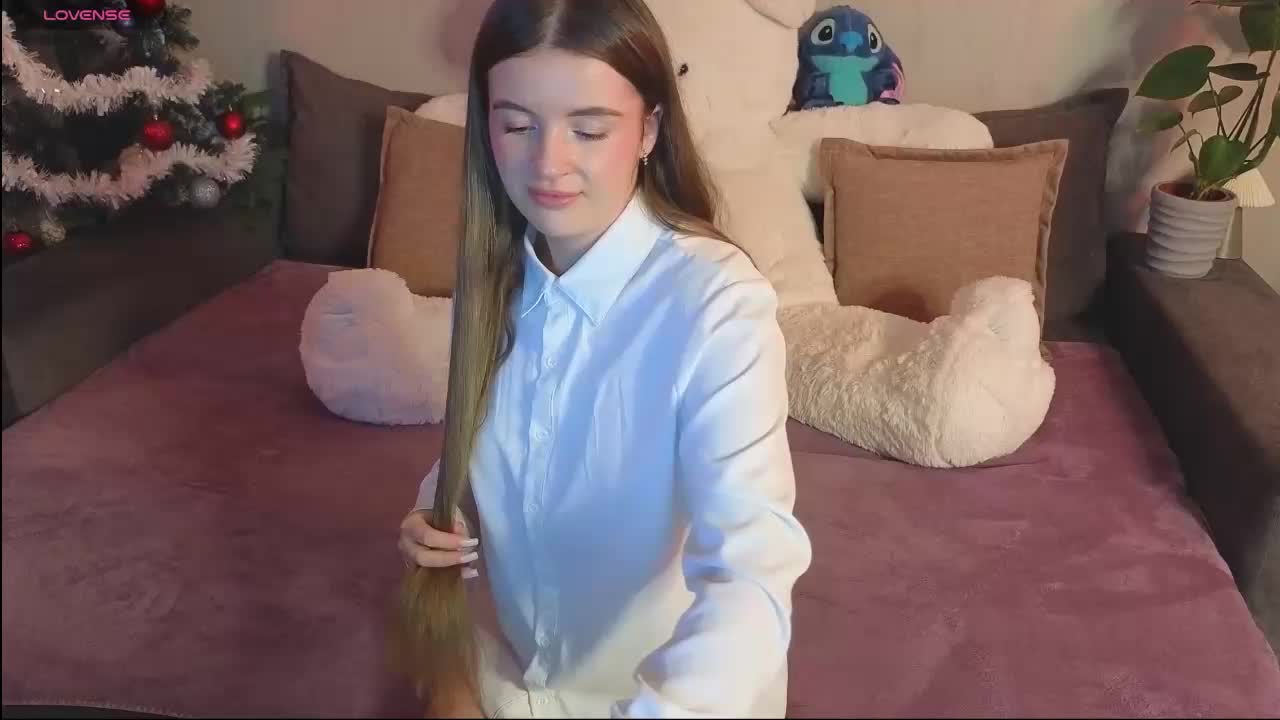 Rosalinelov Adult Chat December 18, 2025