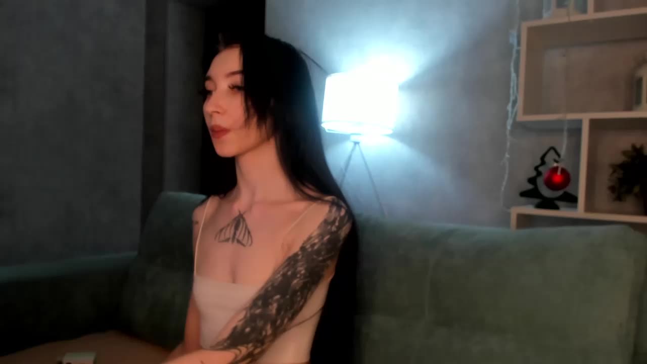 Ellen-Hops Adult Chat December 18, 2025