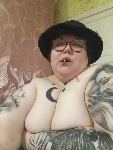 Svetlanka86 Adult Chat December 18, 2025