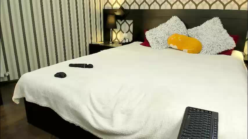 berry_pie Adult Chat December 18, 2025