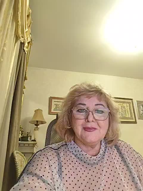 KarinkaSweet Adult Chat December 18, 2025