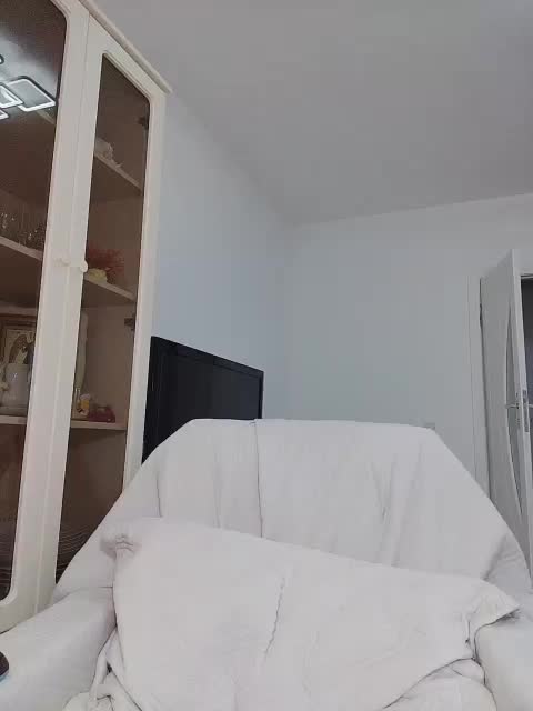 _SKYY_____ Adult Chat December 18, 2025