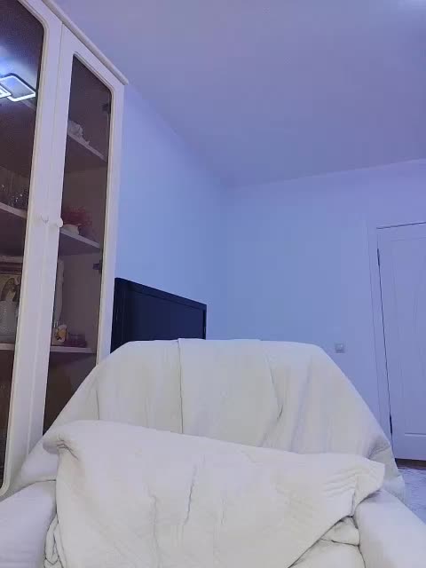 _SKYY_____ Adult Chat December 18, 2025