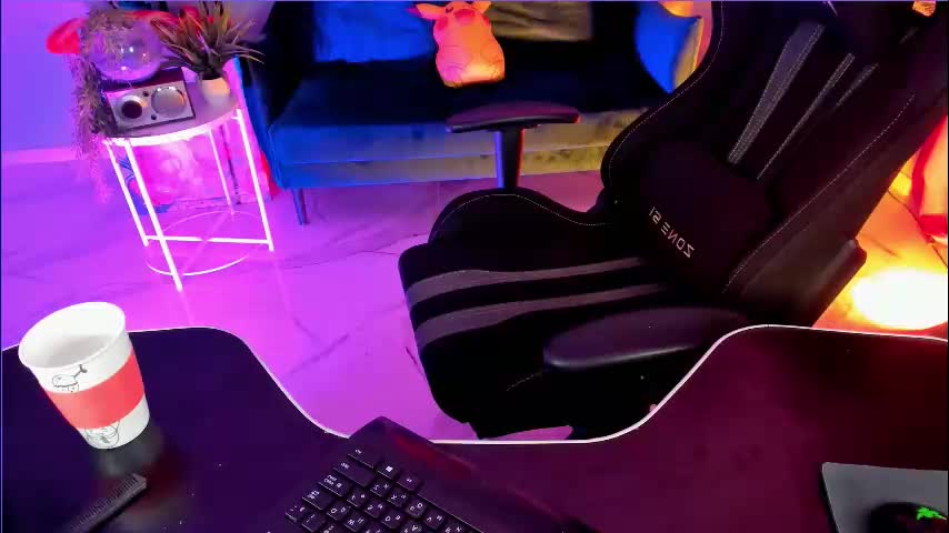 sarahholly Adult Chat December 18, 2025