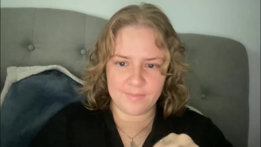 angeloflight273360 Adult Chat December 18, 2025