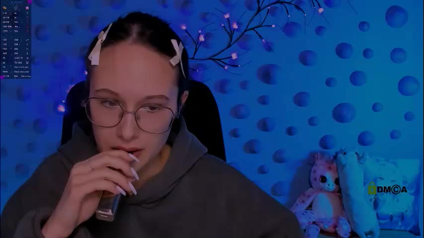 mona_cloud Adult Chat December 18, 2025