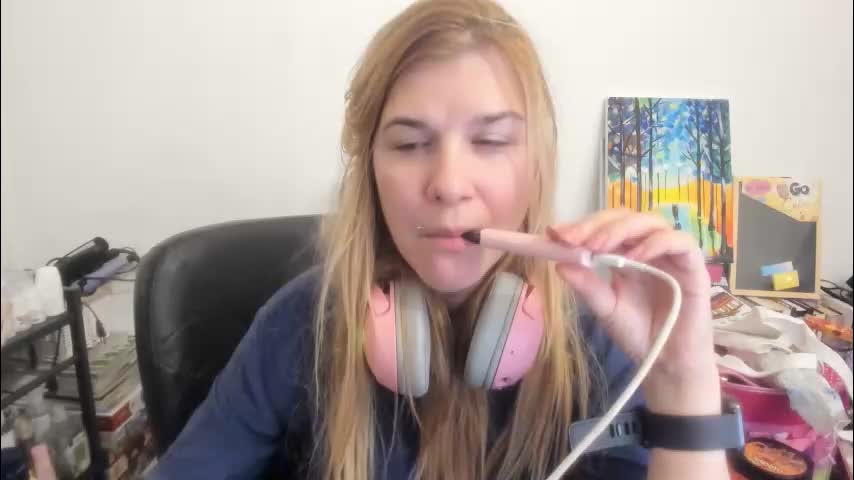 artsyandcraftsy_ Adult Chat December 19, 2025