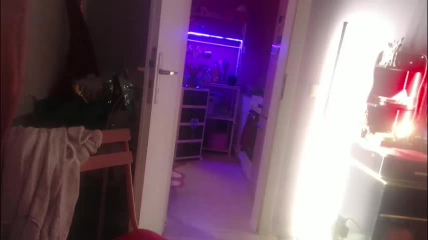 melli23 Adult Chat December 19, 2025