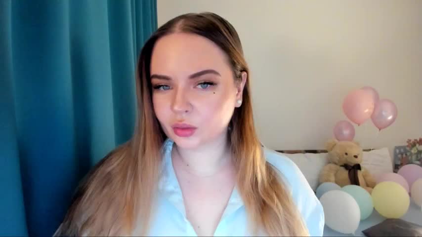 Shy_foxY Adult Chat December 19, 2025