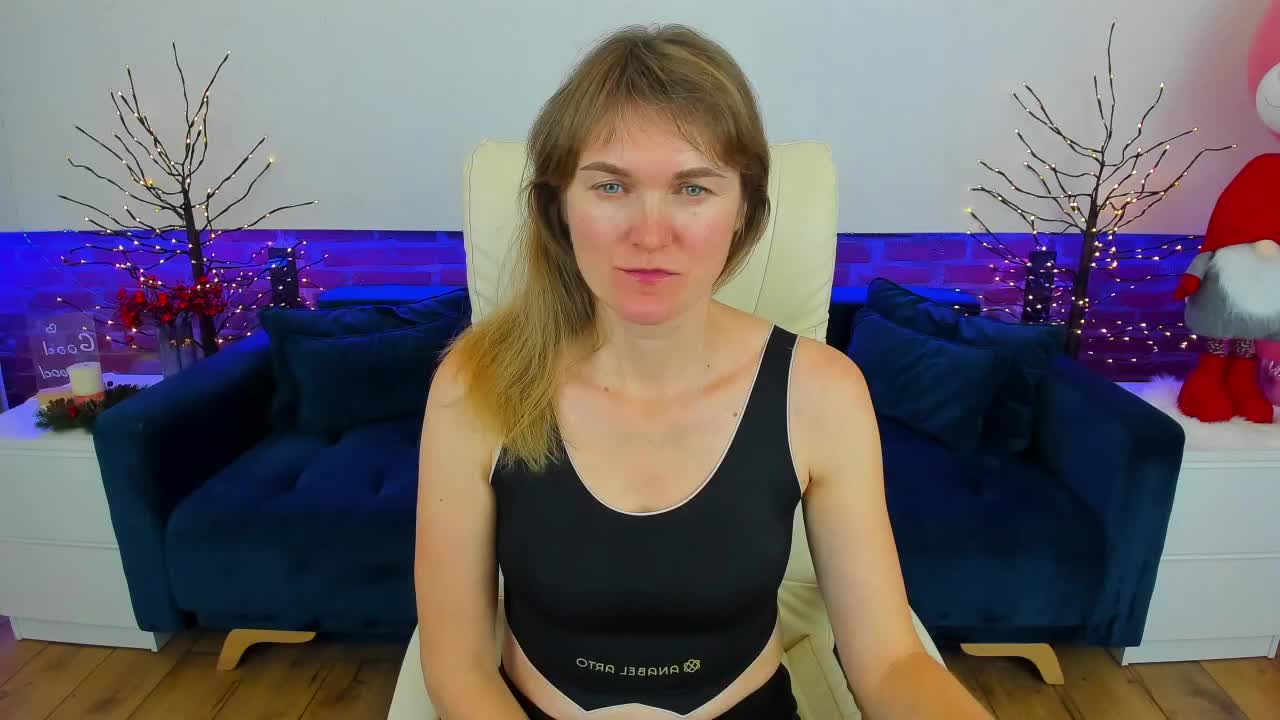 Annabel-xxx Adult Chat December 19, 2025