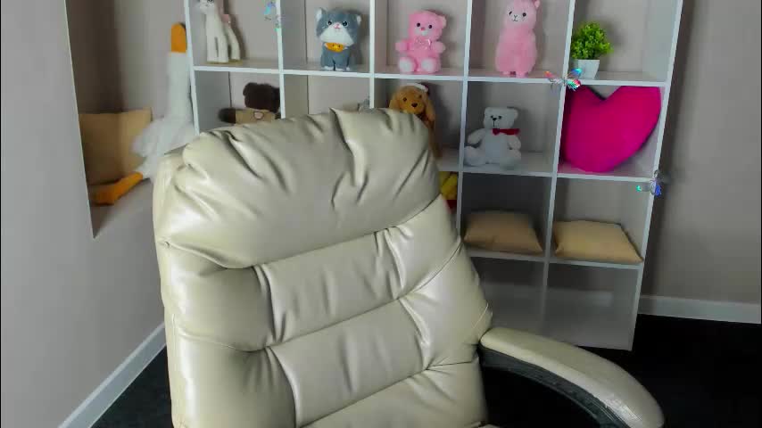 elizabeth_harpper Adult Chat December 19, 2025