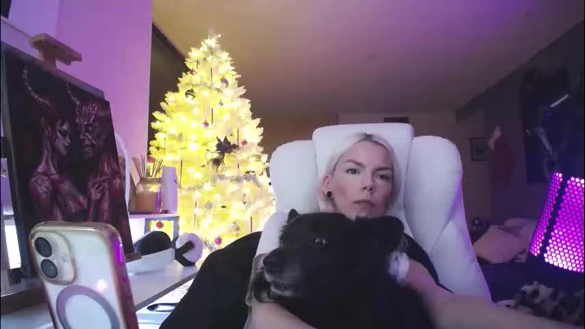 tinykylie Adult Chat December 19, 2025
