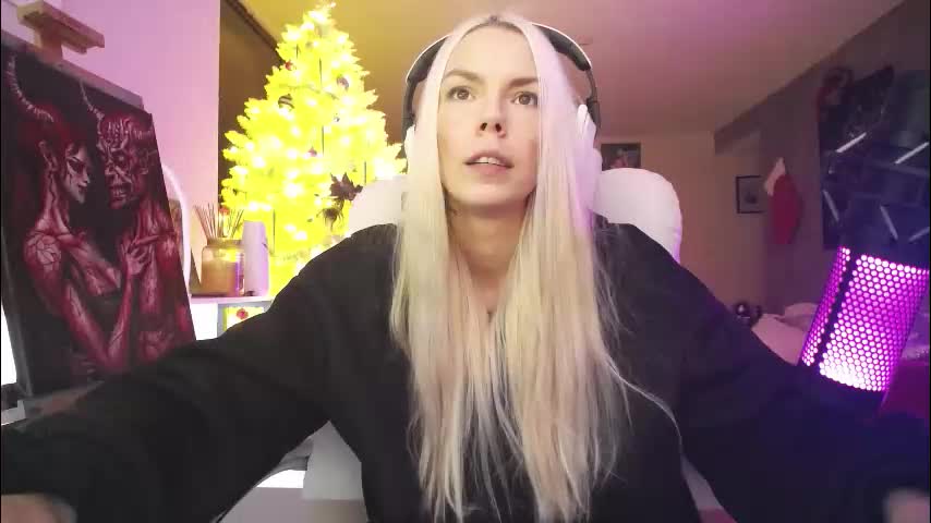 tinykylie Adult Chat December 19, 2025