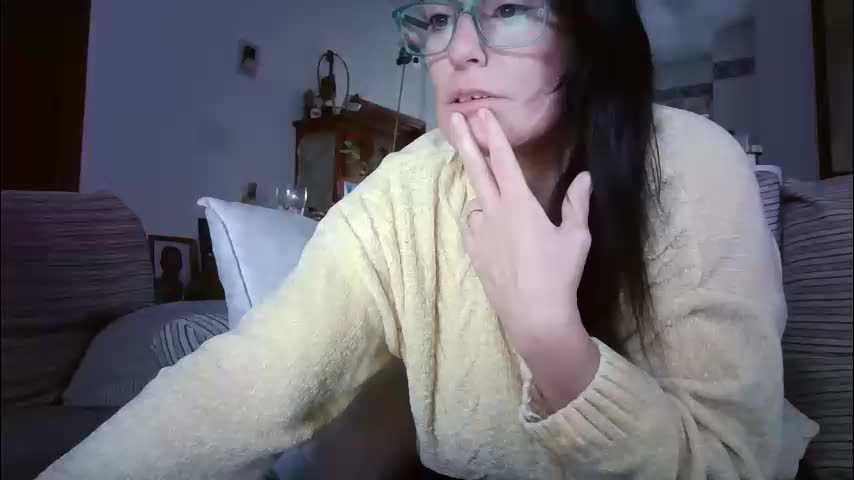 lolahueso Adult Chat December 19, 2025