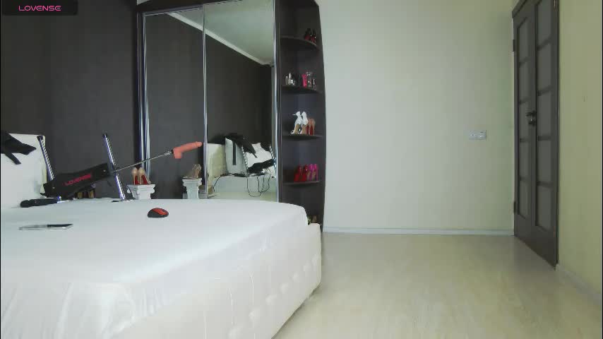 hefner_girl Adult Chat December 19, 2025