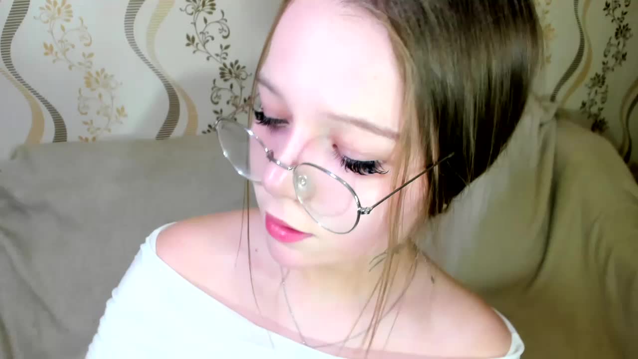 MelMooon Adult Chat December 19, 2025