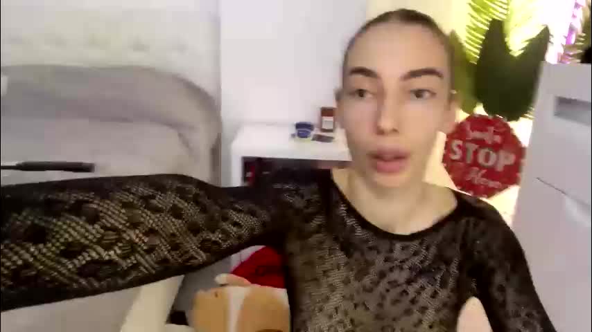 celine_roxelle Adult Chat December 19, 2025