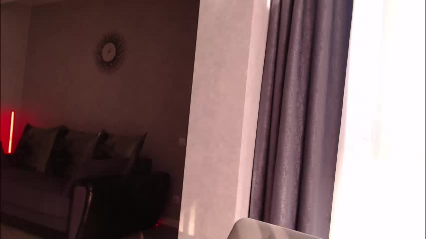 varonica_caprii Adult Chat December 19, 2025