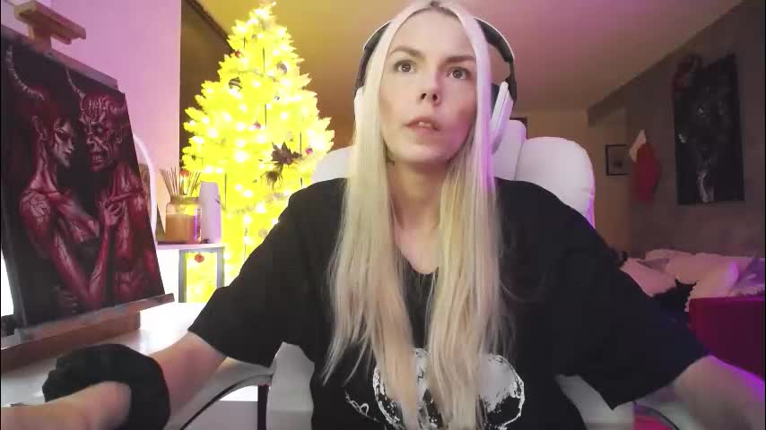 tinykylie Adult Chat December 19, 2025