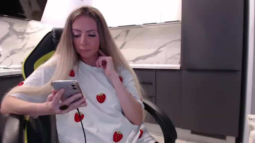 blondalina Adult Chat December 19, 2025