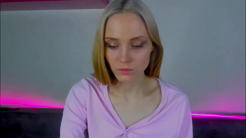 gina_lovelyy Adult Chat December 19, 2025