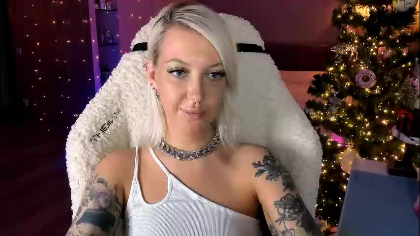 tykioty_miley Adult Chat December 19, 2025