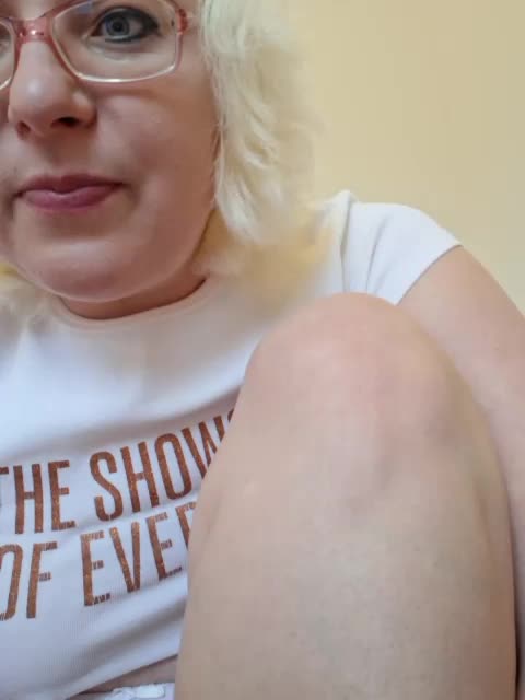 Vika211 Adult Chat December 19, 2025