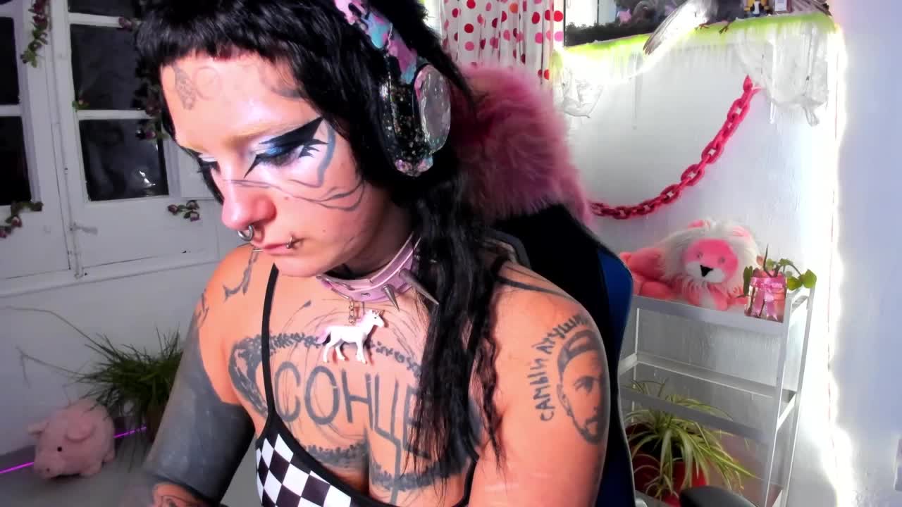 Lady-sontse- Adult Chat December 20, 2025