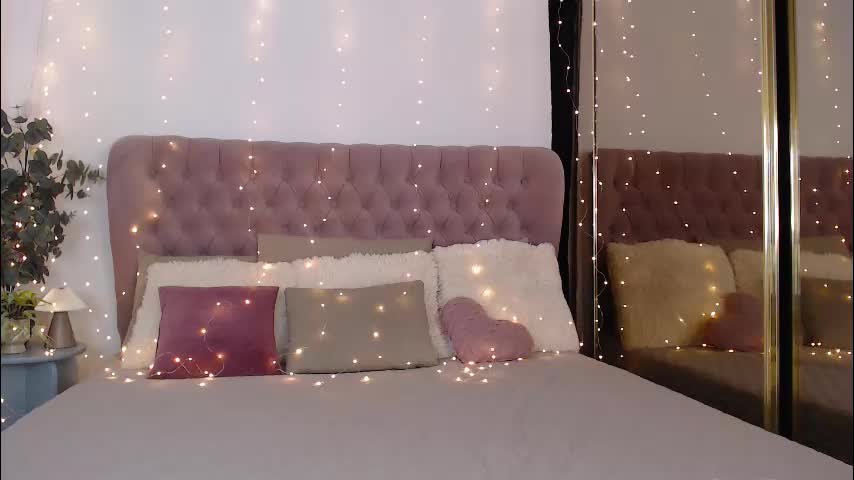 little_cu1tie Adult Chat December 20, 2025