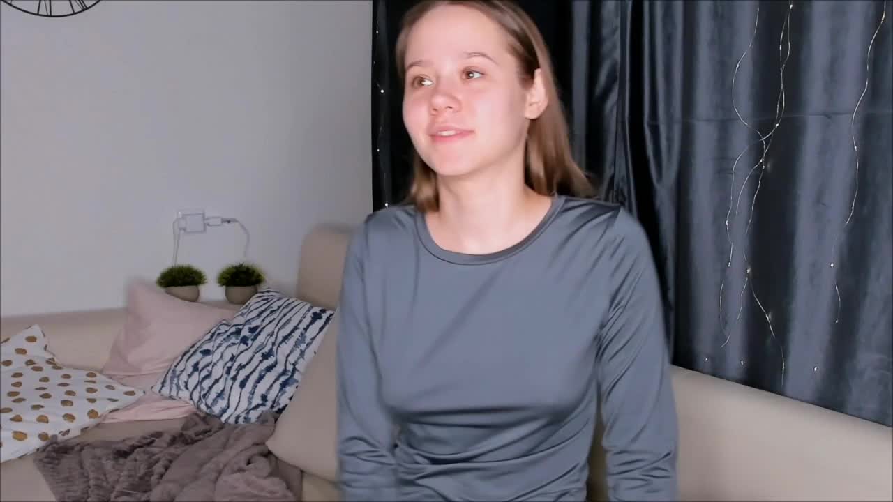 ViollaFoxxy Adult Chat December 20, 2025