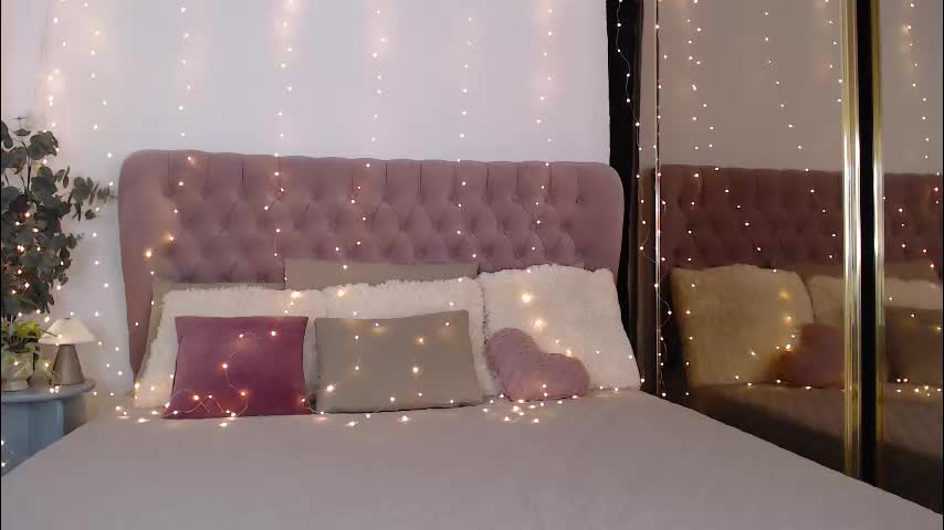 little_cu1tie Adult Chat December 20, 2025