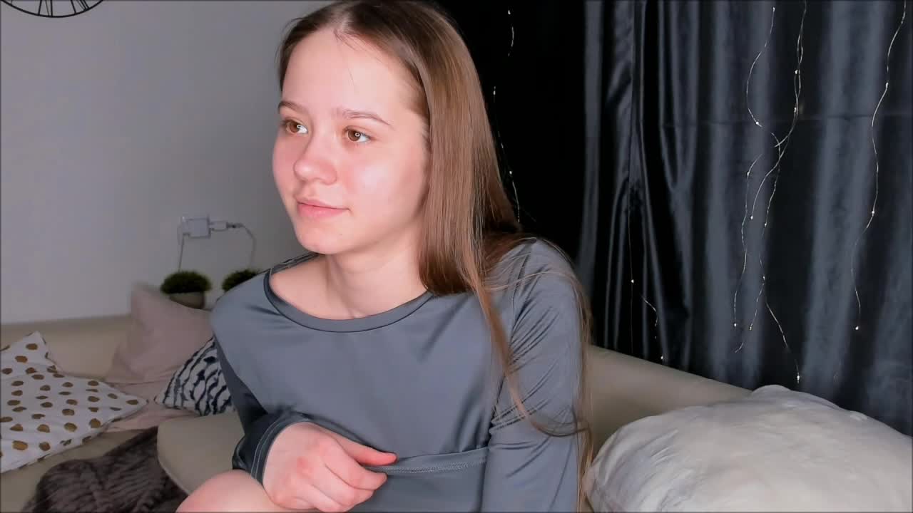 ViollaFoxxy Adult Chat December 20, 2025