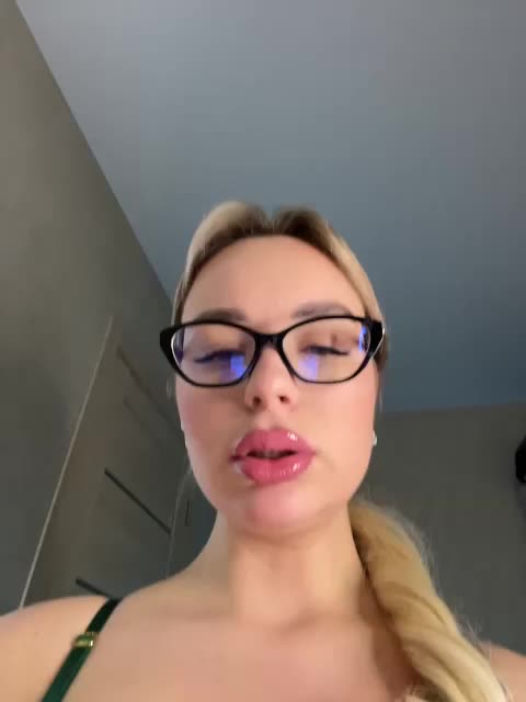 Mila-m Adult Chat December 21, 2025