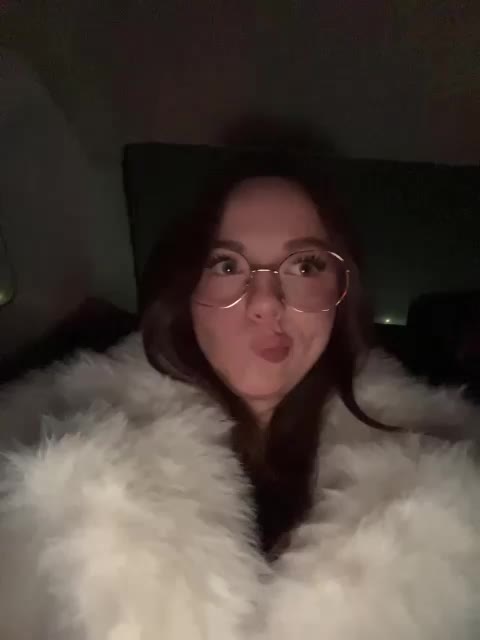 OlivkaVif Adult Chat December 21, 2025