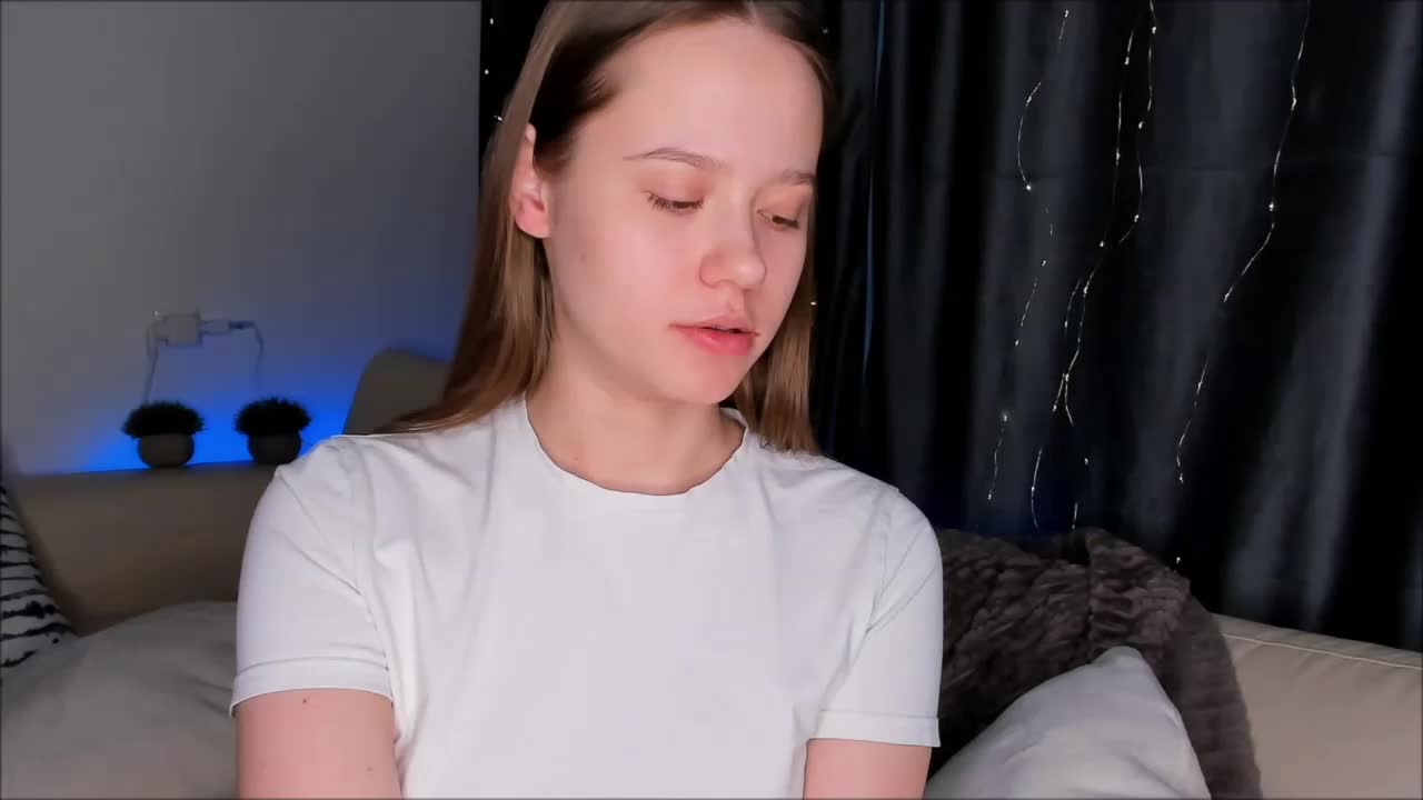 ViollaFoxxy Adult Chat December 21, 2025