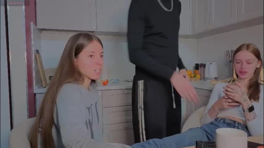 ihavepaws33 Adult Chat December 21, 2025