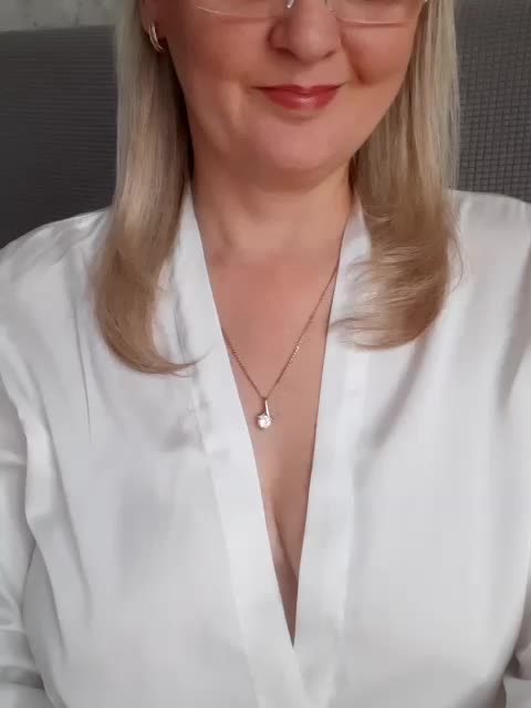 SexiestJess45 Adult Chat December 21, 2025