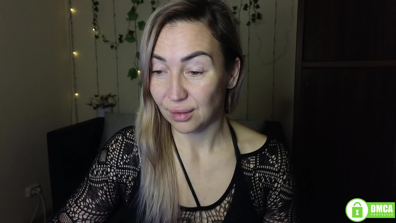 Jullyblondkiss Adult Chat December 22, 2025