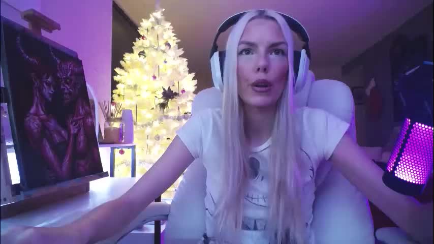 tinykylie Adult Chat December 22, 2025