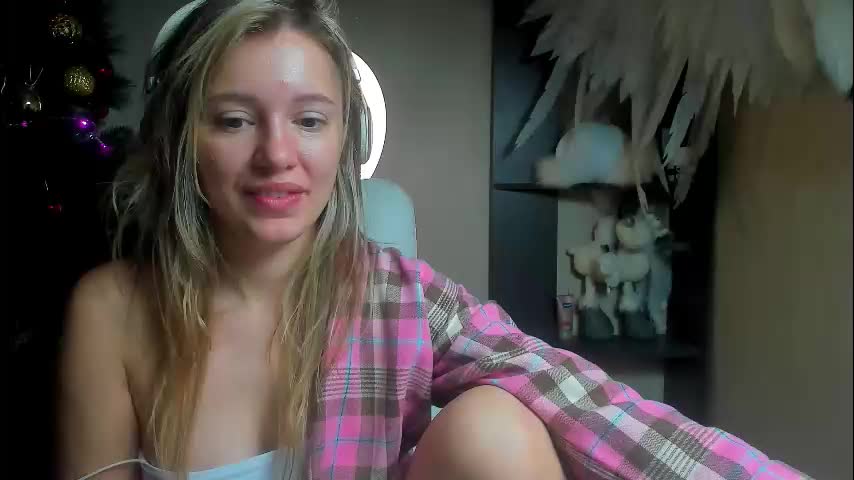 foxy_blond Adult Chat December 22, 2025