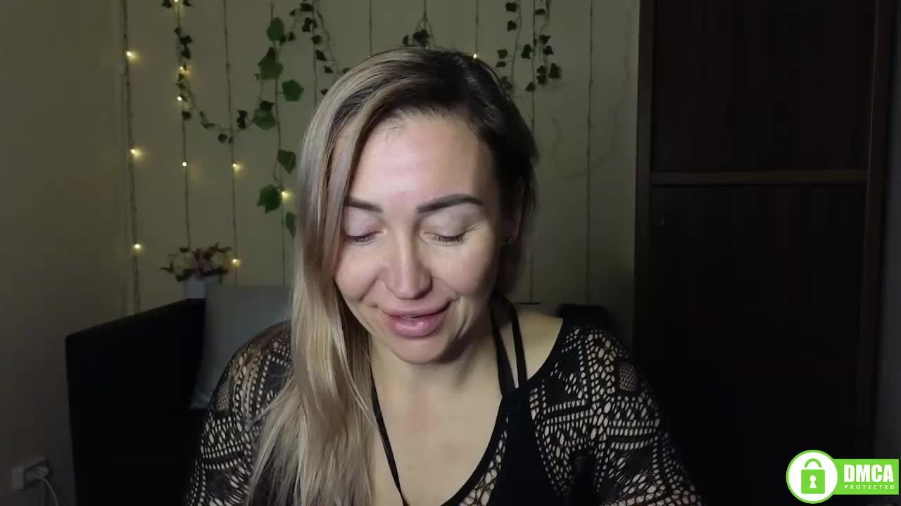 Jullyblondkiss Adult Chat December 22, 2025