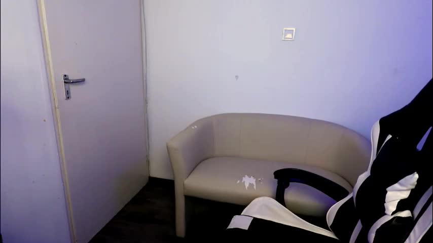 shy_nerd_babyy Adult Chat December 22, 2025