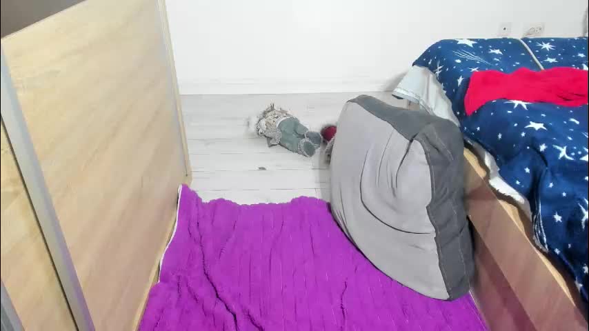 ellyslimdoll Adult Chat December 22, 2025