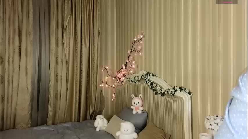 foxxx_tail Adult Chat December 22, 2025