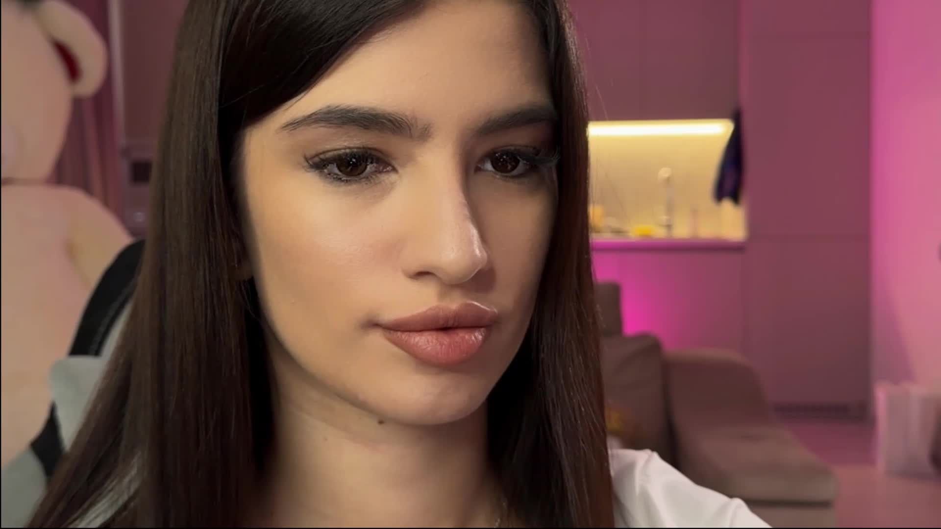 Sofi-Mi Adult Chat December 22, 2025