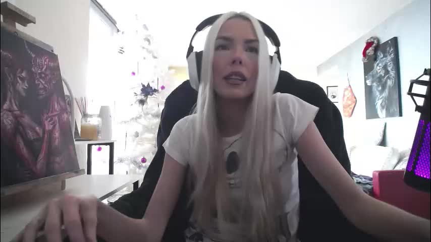 tinykylie Adult Chat December 22, 2025