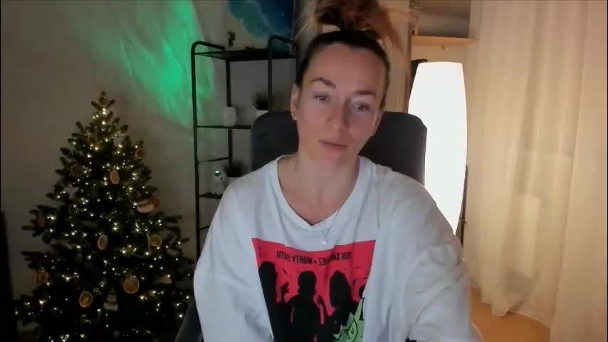 save_the_qween Adult Chat December 22, 2025