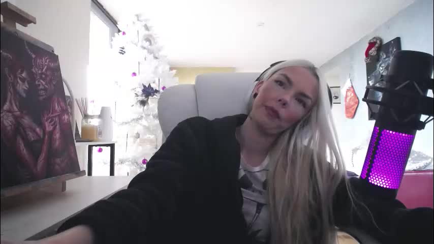 tinykylie Adult Chat December 22, 2025