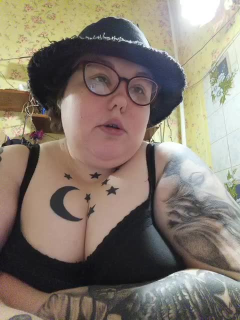 Svetlanka86 Adult Chat December 22, 2025