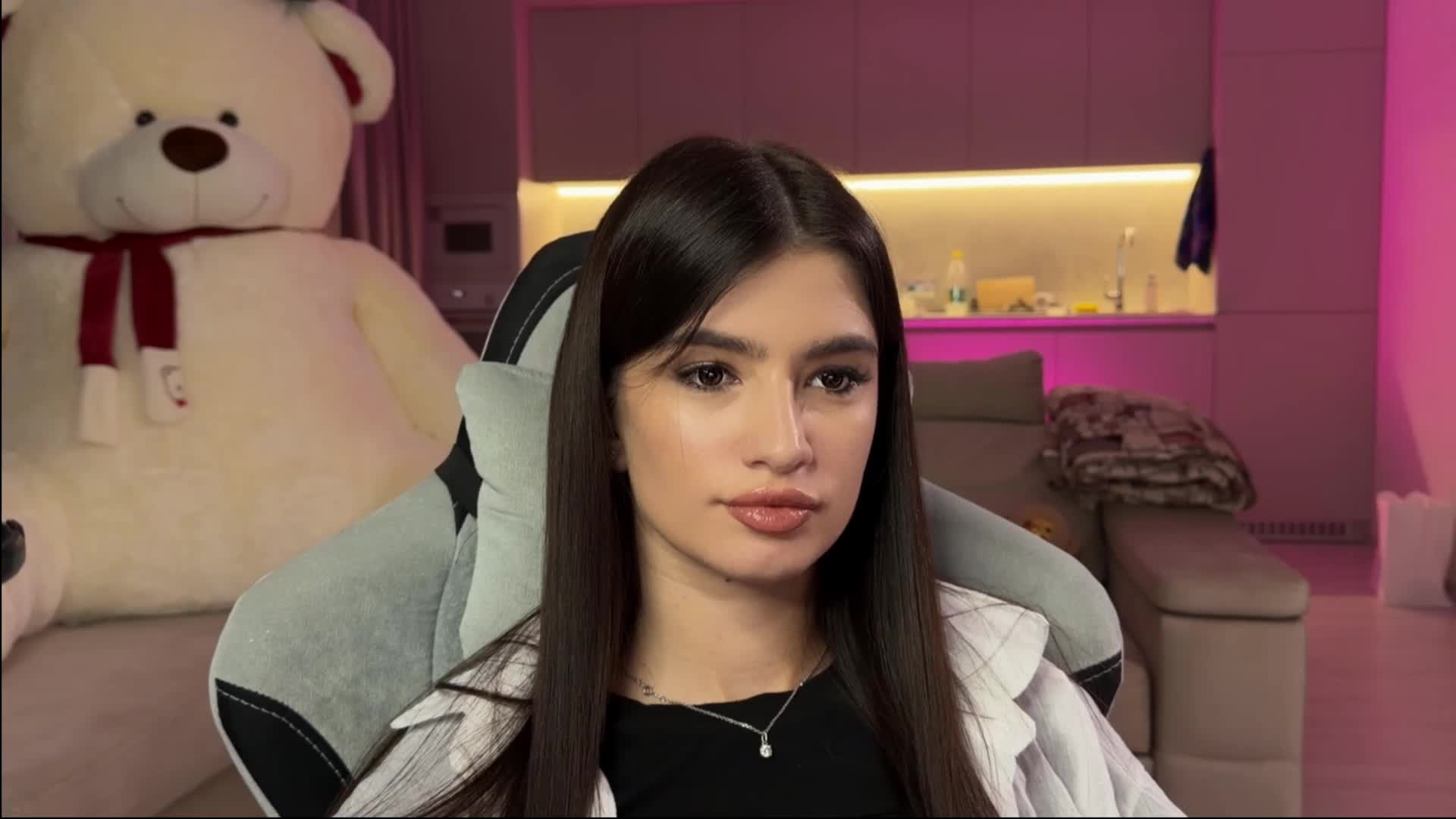 Sofi-Mi Adult Chat December 22, 2025